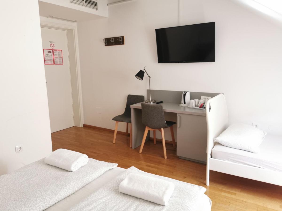 Rooms Sincere 1830 Ljubljana Exterior photo